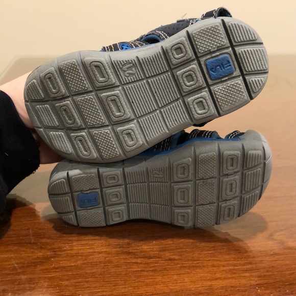 Fila toddler Velcro sandal sneaker - Picture 7 of 8